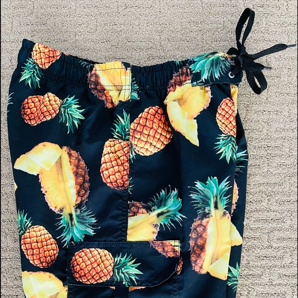 The Image NWT Designer Style PINEAPPLE PRINT Swim TRUNK Shorts Large - Picture 4 of 10